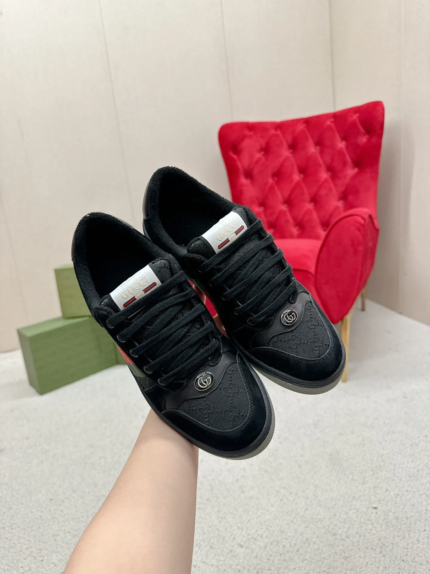 👟👟Ex-factory price 560👟👟 Men’s size +10 Gucci——purchased version GG series distressed dirty shoes-hot style is coming! 9 times out of 10 sales, you will definitely get the money. Ready stock! Spot goods! Spot goods! New colors added - the ultimate version on the market! Purchase the original version and develop it... fabric, material, outsole, and details can be compared at will! Open-mold Swarovski one-to-one replica rhinestone chain...Metal cherry pendant...Metal double G crystal cylindrical mark...Gucci original customized narrow webbing...Super flash series - flash diamond chain. The cherry decoration is detachable and can be changed into two to match with each other to show your personality. Exclusive color-brushed cowhide fabric. Hand-made distressed is very textured and has a sense of luxury! The details of the workmanship can be seen in the drawings, and no line is missed. The original terry cloth is delicate, soft and more comfortable and breathable. The privately stamped two-color original TPU outsole (lower layer is wider, upper layer is narrower). Matching packaging⭐️ Size: Female 35-40 Male 39-44 (Female 41 Male 45 customized)